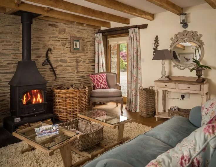 Кантри в интерьере загородного дома фото Rustic self-catering cottage Lewdown, Twelve Penny Cottage Lewdown Small cottage
