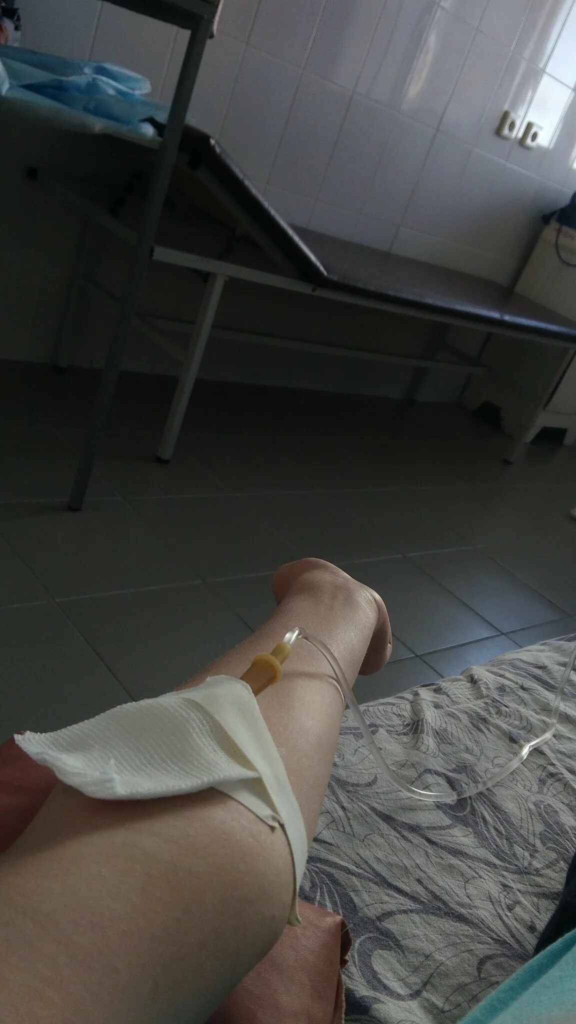 Капельница фото больница девушка без лица Фото под капельницей - Рука Под Капельницей Фото. fotoman.name