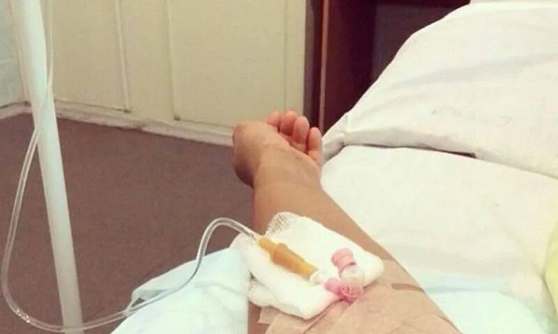 Капельница рука девушки в больнице реальное фото Көндәшем менән бер түшәктә йоҡланыҡ #КҮК ИРӘНДЕК БУЙЫНДА... ВКонтакте