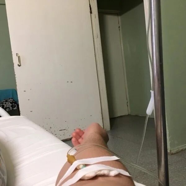 Капельница в больнице фото палате кровать Ломающих тоже иногда ломают. 2024 Госдума ВКонтакте