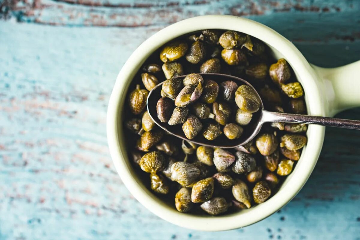Каперсы что это такое фото What Are Capers, Anyway? Lemon soup, Capers, Chicken piccata recipe