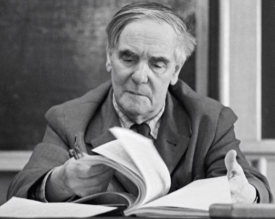 Капица академик фото A brilliant scientist and unsurpassed experimenter. Peter Leonidovich Kapitsa