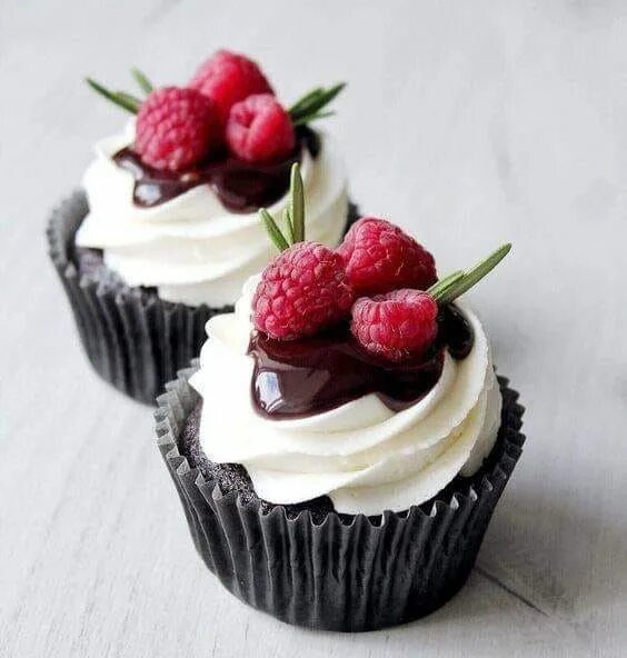 Капкейки фото красивые с ягодами Pin von kuukkik auf Cup Cakes Backrezepte, Kuchen bilder, Backen