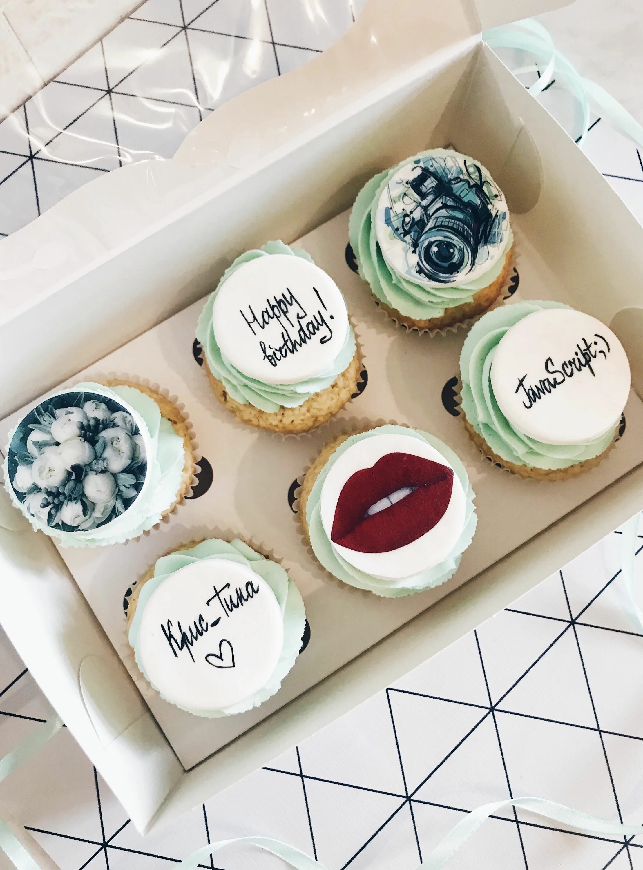 Капкейки фото на день рождения Капкейки подруге Desserts, Sugar cookie, Cupcakes