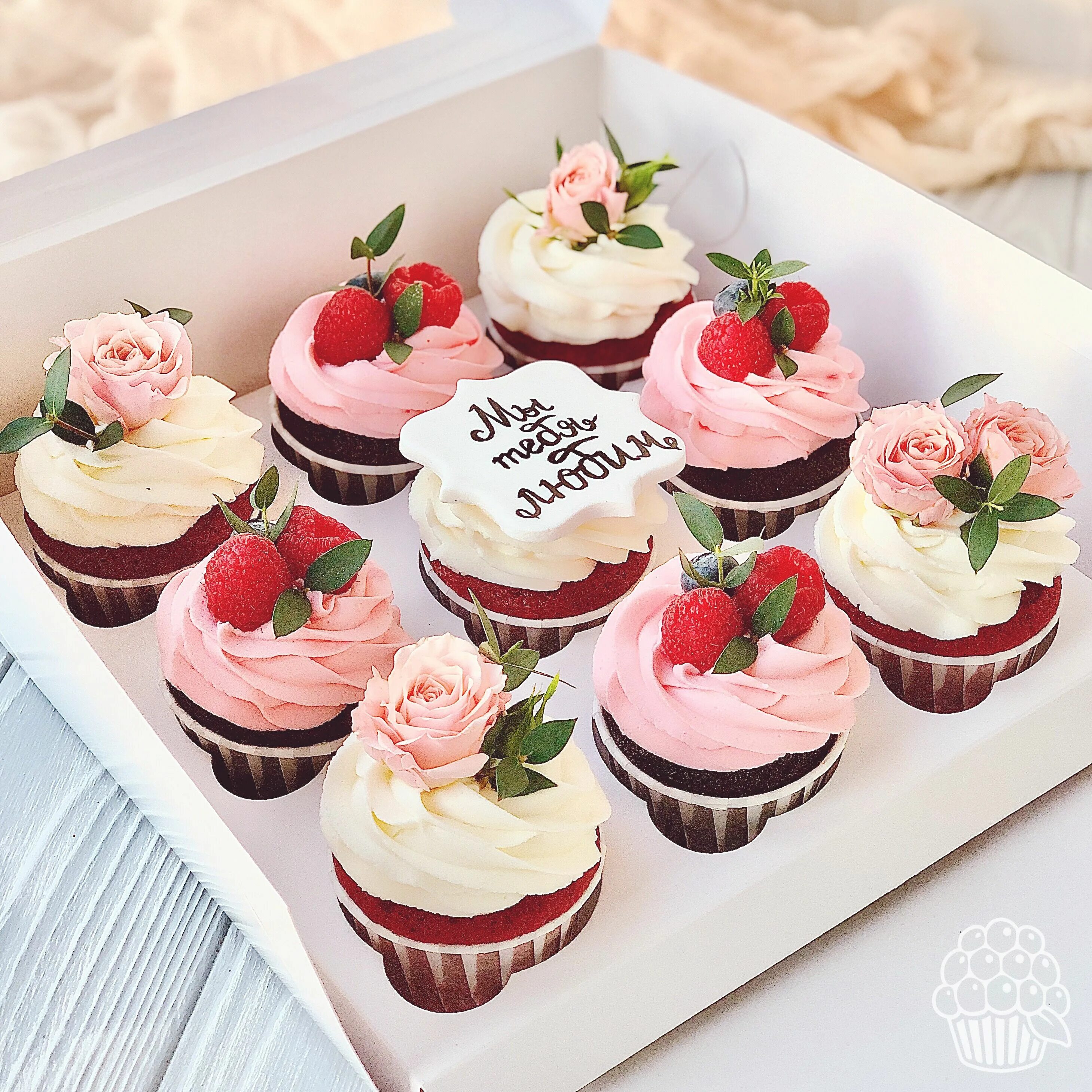 Капкейки на день фото Нежные капкейки для девушки ❤ Blackberry cake, Mini cupcakes, Mini cheesecake
