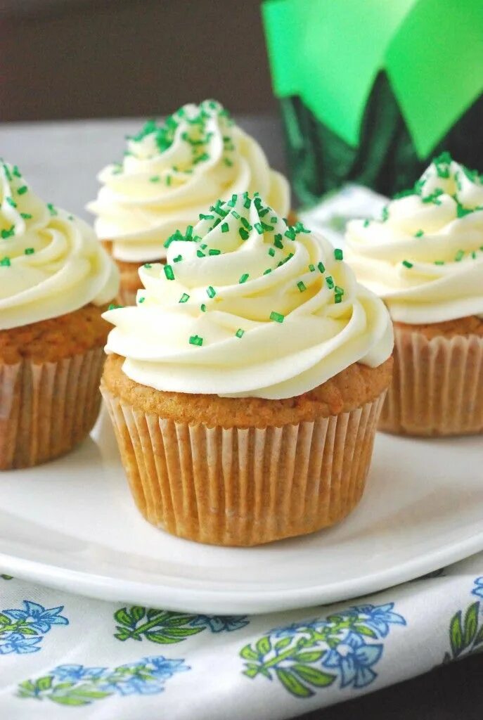 Капкейки на кефире фото Carrot Cake Cupcakes with cream cheese frosting! Think I may be making these for