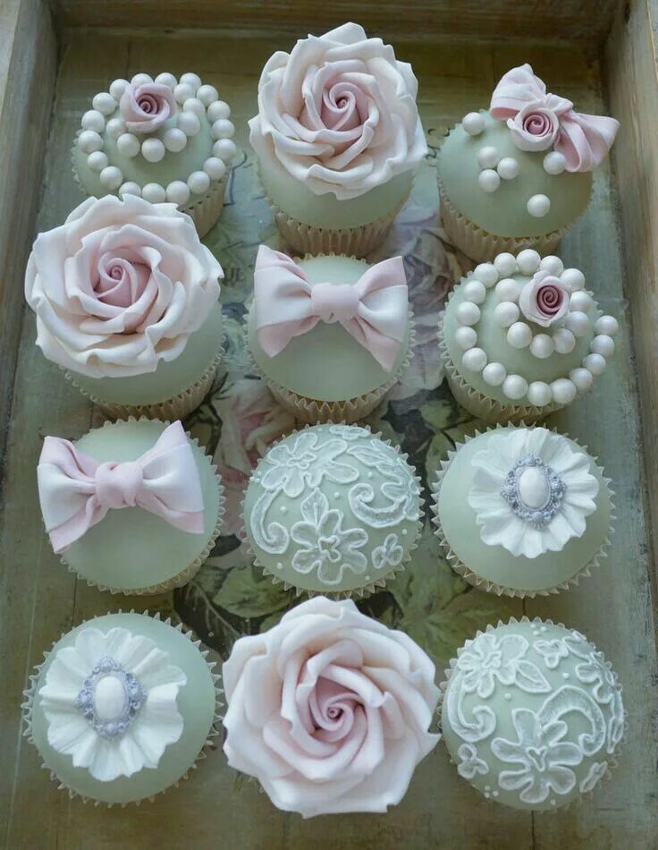 Капкейки на свадьбу фото Pin by Hellen van der Laan on CC Wedding cupcakes, Bridal shower cupcakes, Vinta