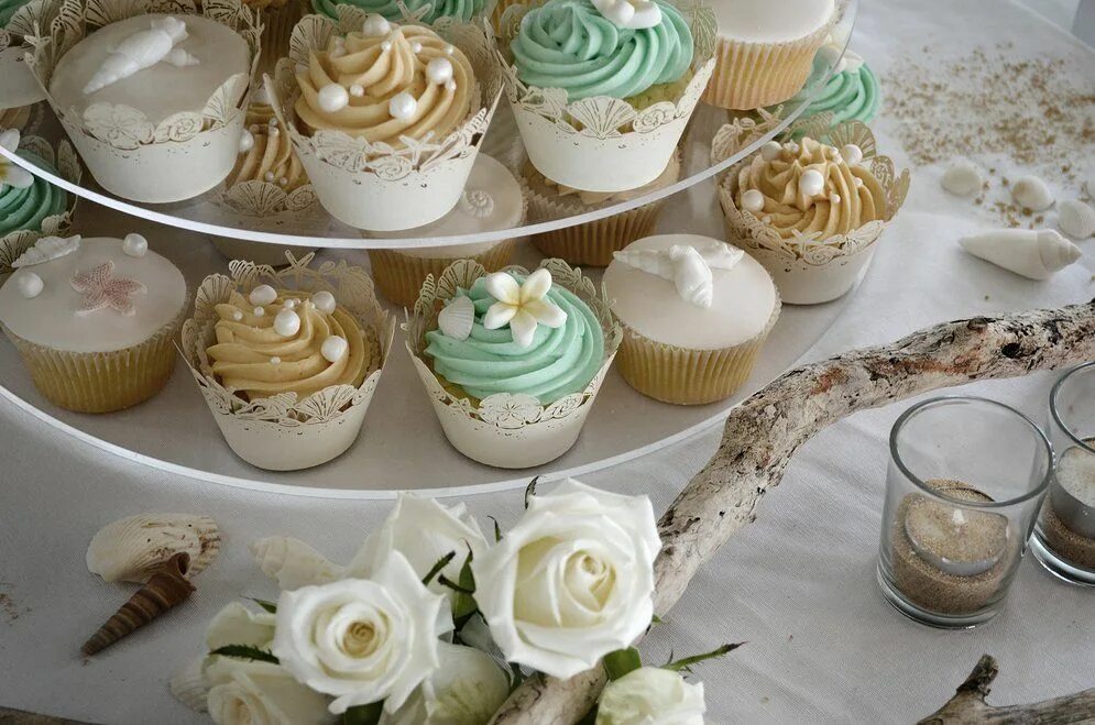 Капкейки оформление фото Project Cake - Cake Company Central Coast, Wedding Dessert buffet, Beach wedding