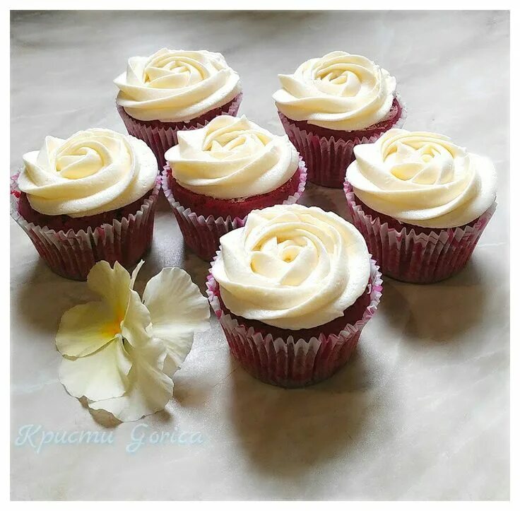 Капкейки рецепт с фото крем чиз Pin by Gorica on мои работы Desserts, Food, Mini cupcakes