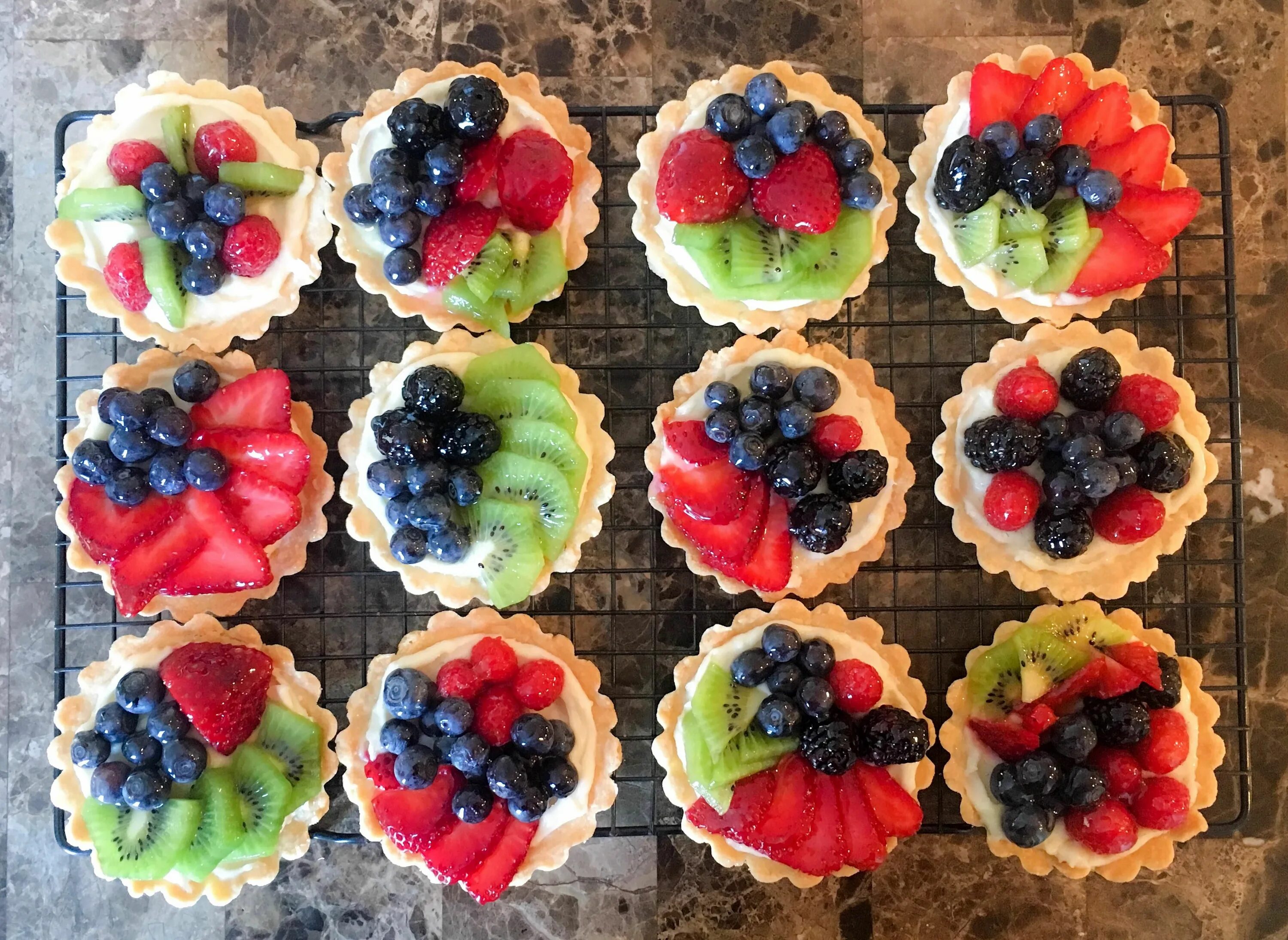 Капкейки с фруктами фото Homemade Mini fruit tarts! #recipes #food #cooking #delicious #foodie #foodrecip