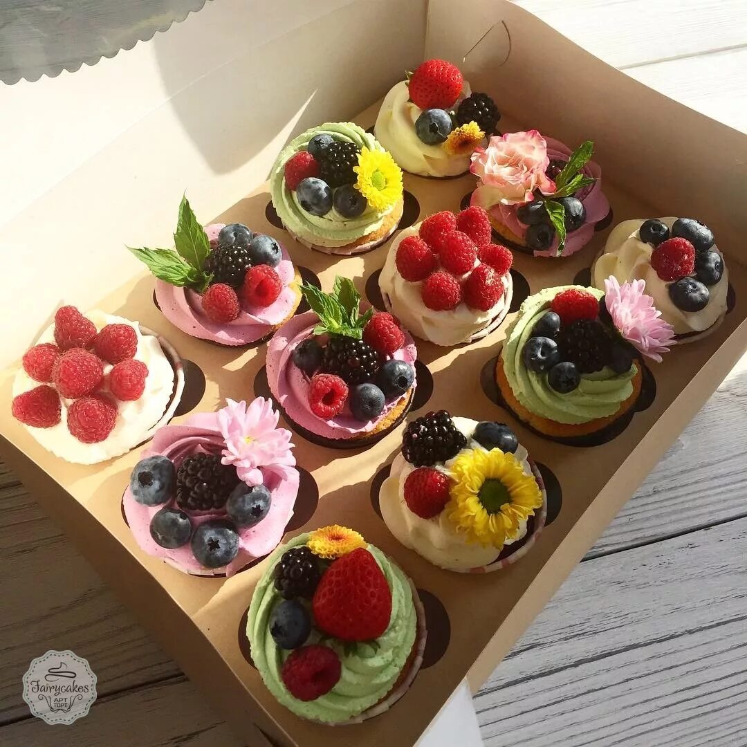Капкейки с фруктами фото Сет капкейков ( с ягодами) - Торты Fairycakes