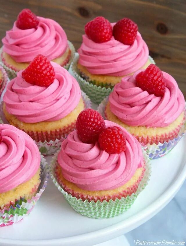 Капкейки с малиной фото Raspberry Lemon Cupcakes Рецепт Десерты, Капкейки и Еда