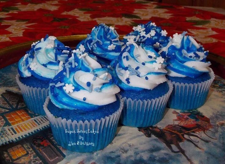Капкейки с синим кремом фото Snowflake Cupcakes - Christmas Blue velvet cupcakes, Vanilla cupcakes, Blue velv