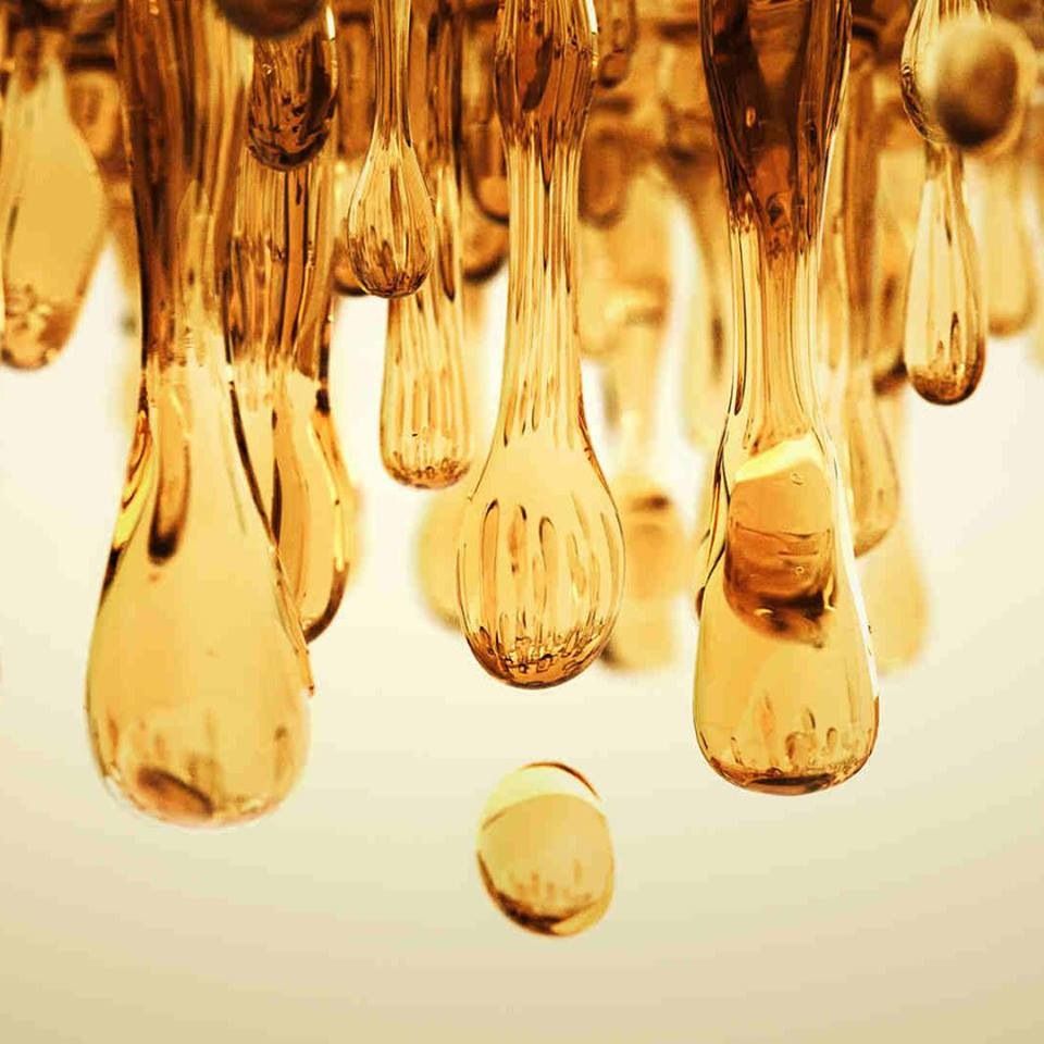 Капля масла на стекле фото Pin on Drip Core in 2024 Honey photography, Honey dust, Honeycore aesthetic