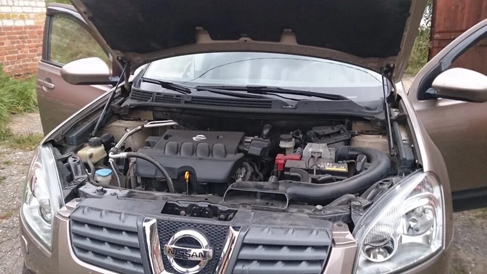 Капот ниссан кашкай фото Газовые упоры капота - Nissan Qashqai (1G), 2 л, 2008 года аксессуары DRIVE2