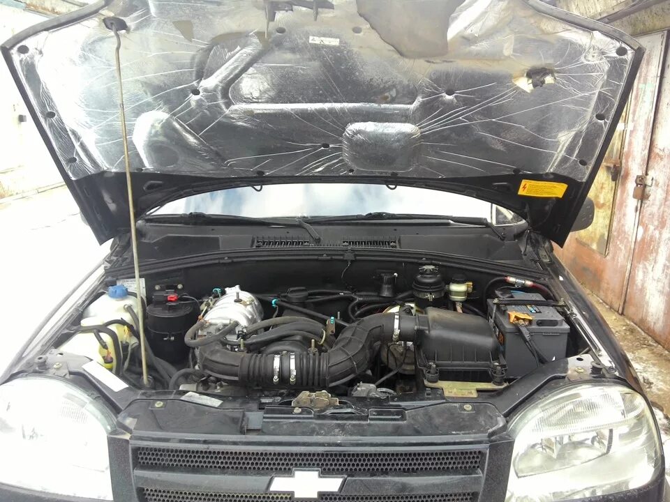 Капот нива шевроле фото Упоры капота - Chevrolet Niva, 1,7 л, 2006 года тюнинг DRIVE2