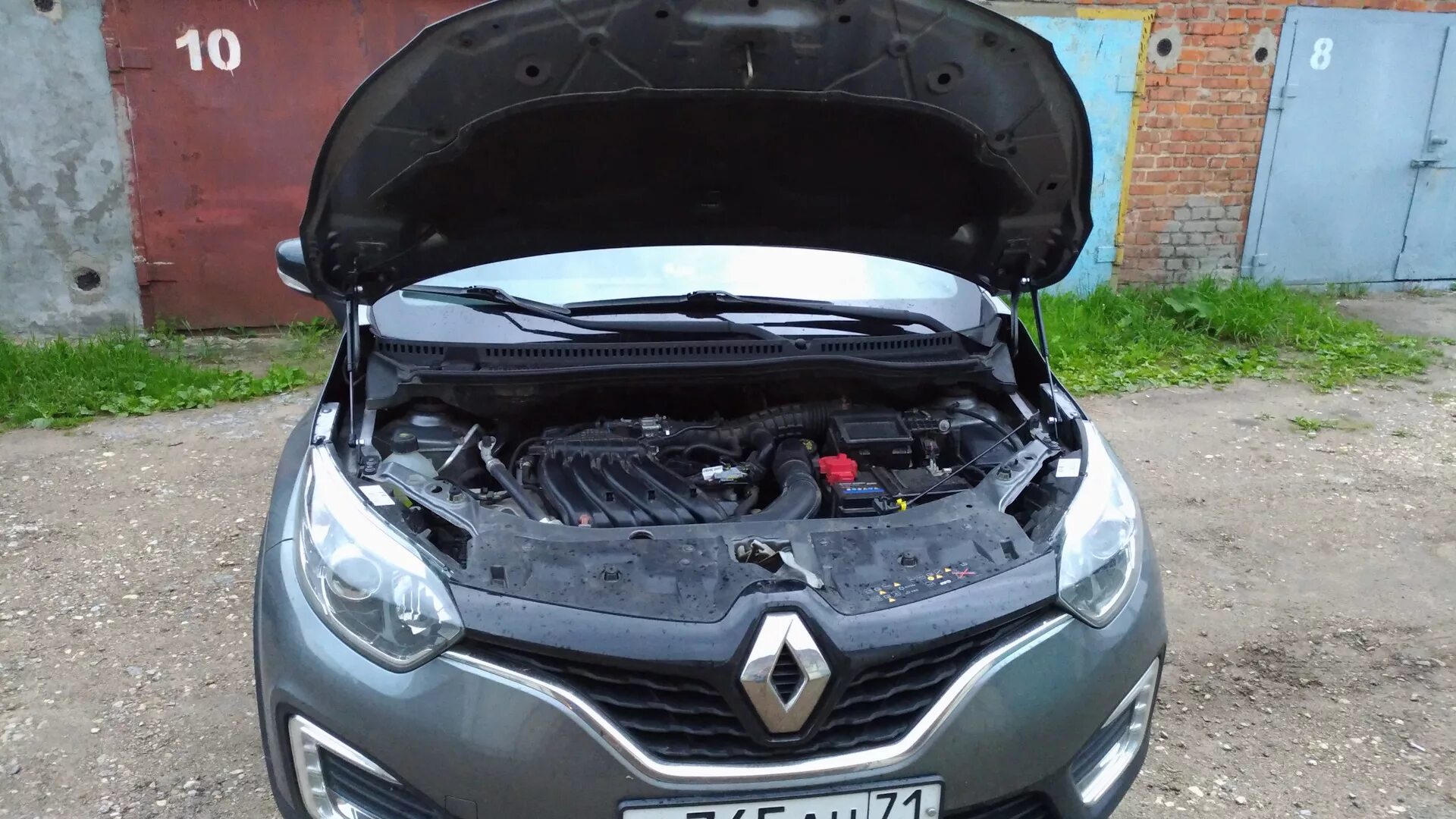 Капот рено каптур фото Газовые упоры капота - Renault Kaptur, 1.6 л., 2016 года на DRIVE2