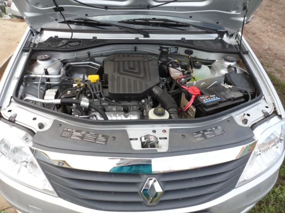 Капот рено логан 2 фото Уплотнитель под капот - Renault Logan (1G), 1,6 л, 2013 года аксессуары DRIVE2