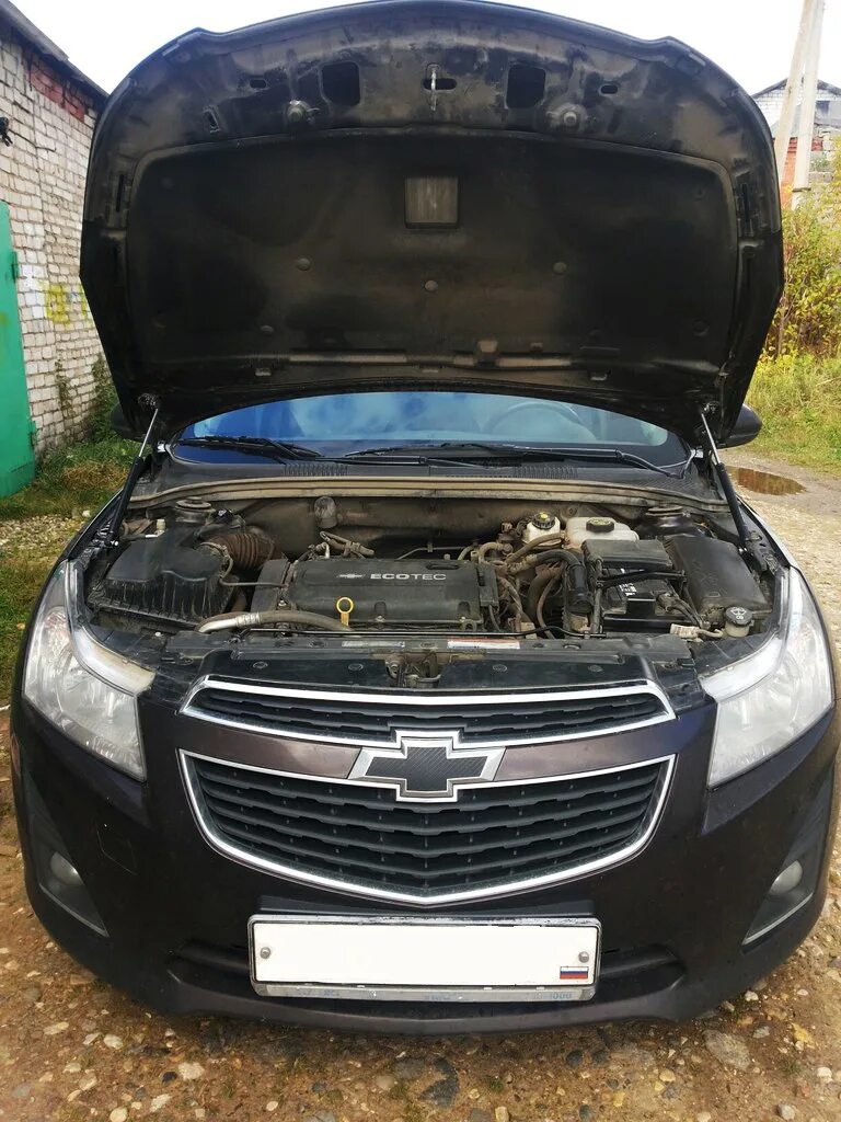 Капот шевроле круз фото Газовые упоры капота Cruze - Chevrolet Cruze Hatchback, 1,8 л, 2013 года стайлин
