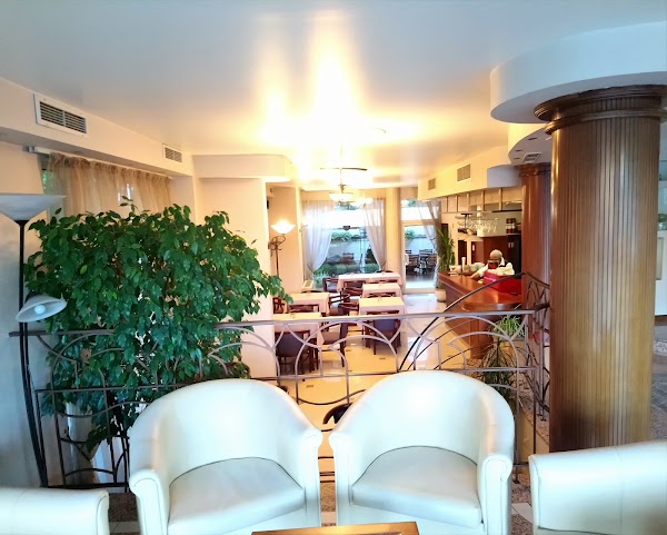 Капри ул александра невского 21 фото Хотел Капри, + 359 2 843 5073, ул. "Хан Омуртаг" 76, 1124 ж.к. Яворов, Sofia, Bu