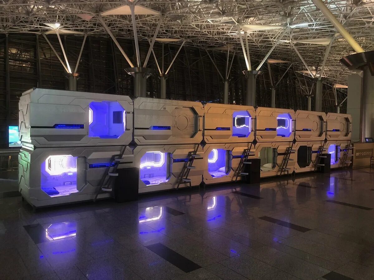 Капсулы для сна в аэропорту фото Почти космический отель во Внуково, ячейки для сна в зале ожидания. Цена вопроса