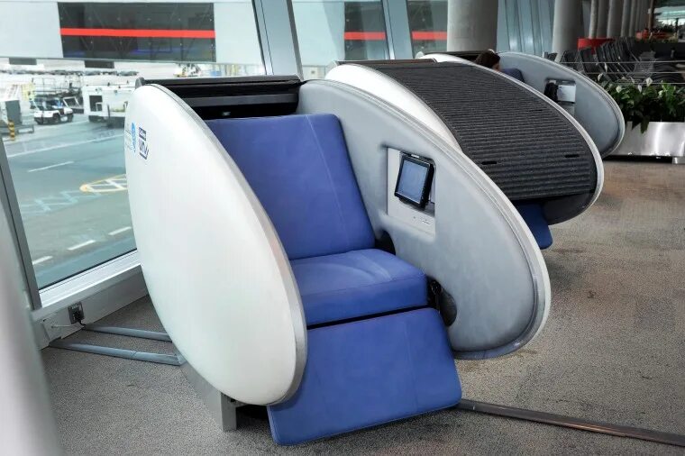 Капсулы для сна в аэропорту фото Abu Dhabi airport installs 'sleeping pods' for weary fliers