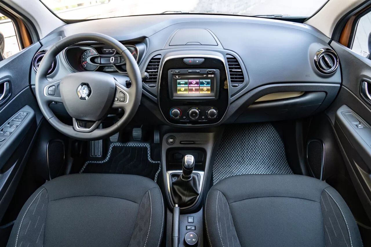 Каптур внутри фото Foto Renault - Pagina 9