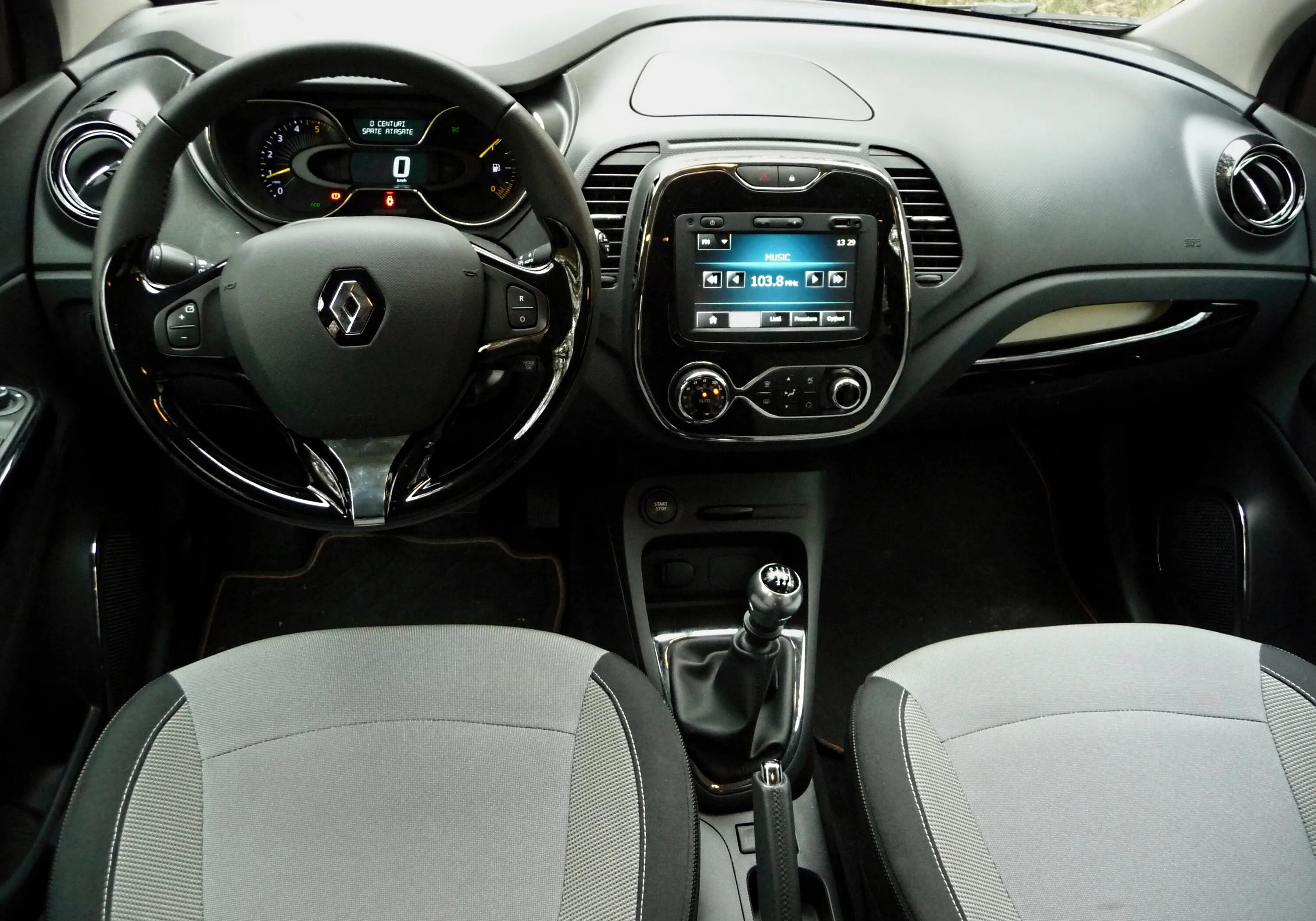 Каптур внутри фото Дизельный" Renault Captur представлен в Украине - новости на сайте AvtoBlog.ua