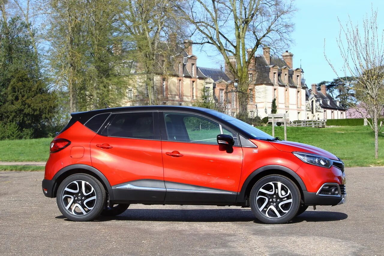 Каптюр рено каптур фото Prix Renault Captur (2015) : évolution de gamme et tarifs à la hausse