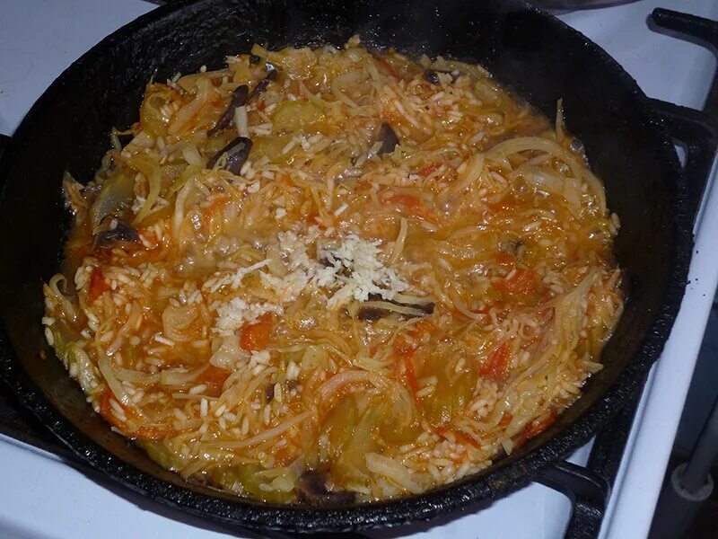 Капуста бигус рецепт с фото Домашний бигус на сковороде с грибами и рисом Poperchi Дзен