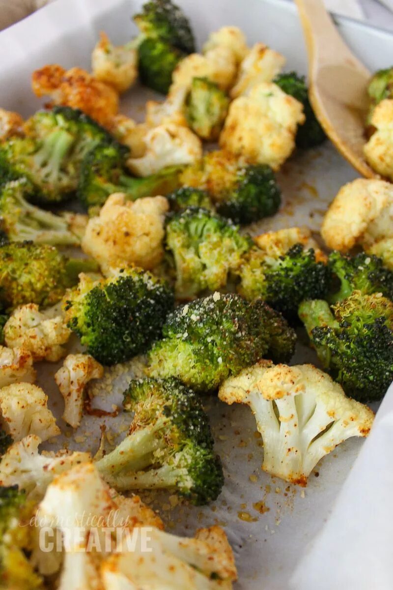 Капуста брокколи фото в духовке Oven Roasted Broccoli and Cauliflower Recipe Roast broccoli and cauliflower, Bro