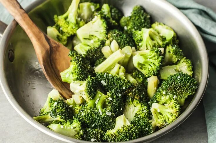 Капуста брокколи приготовление фото Simple and Delicious Sautéed Broccoli Is an Easy Side Dish Recipe Broccoli recip