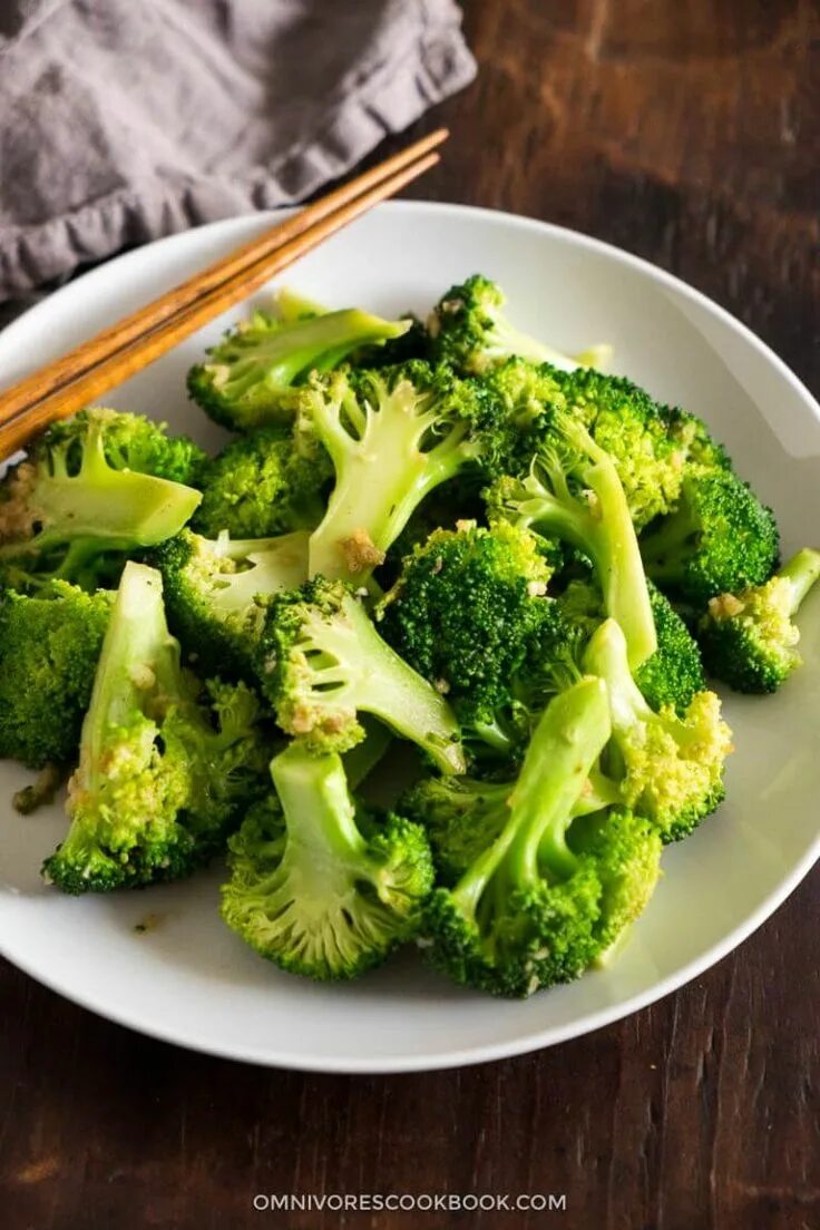 Капуста брокколи приготовление фото Use 5 minutes and 3 ingredients to create the best broccoli dish! Garlic broccol