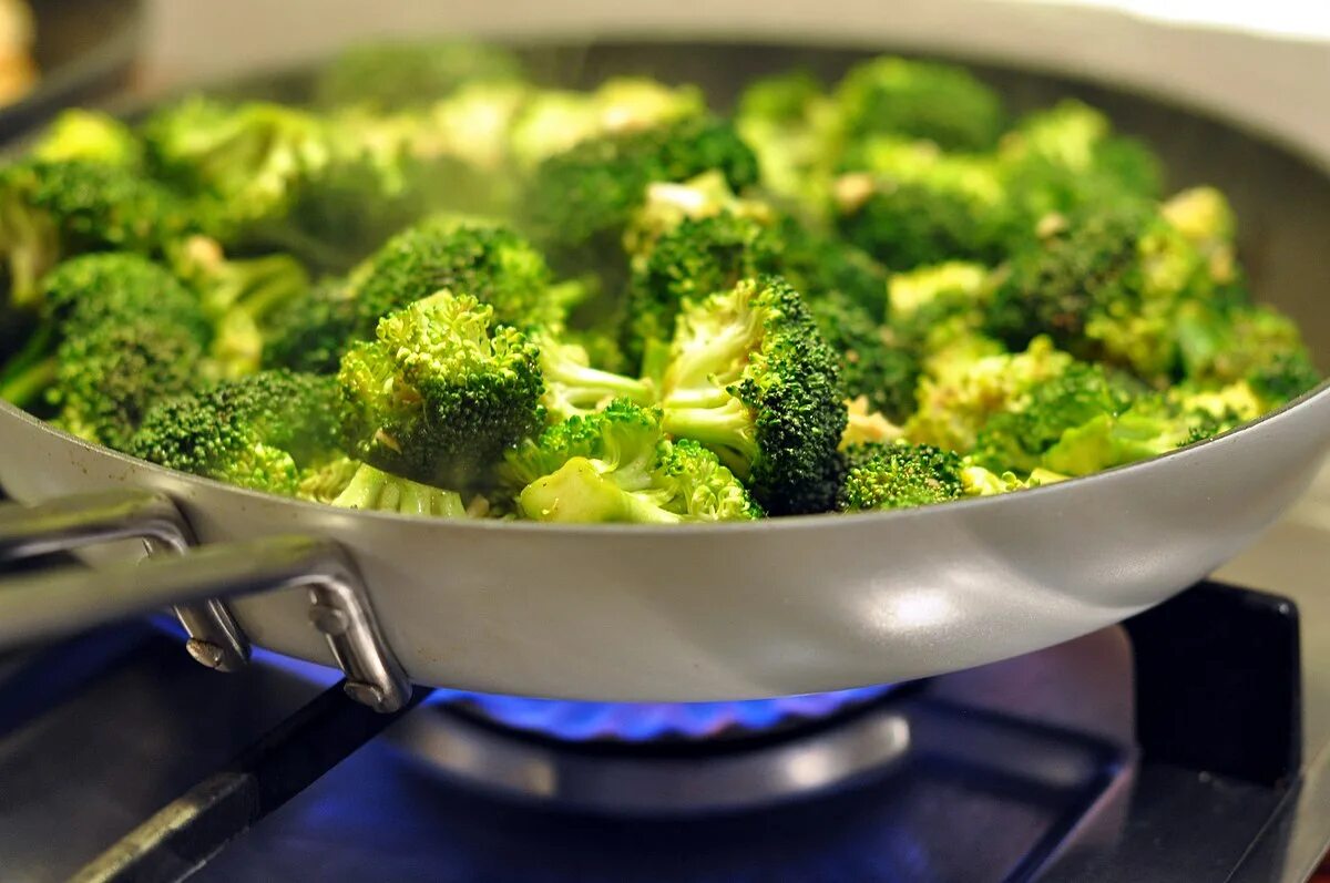 Капуста брокколи приготовление фото Файл:Broccoli med hvidløg og hoisin-sauce (6777636428).jpg - Википедия