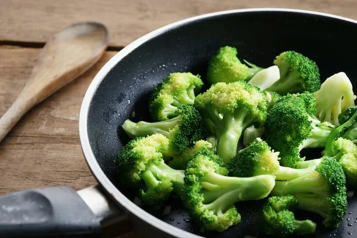 Капуста брокколи приготовление фото Broccoli in padella: un contorno semplice e veloce Recipe Broccoli, Roasted broc