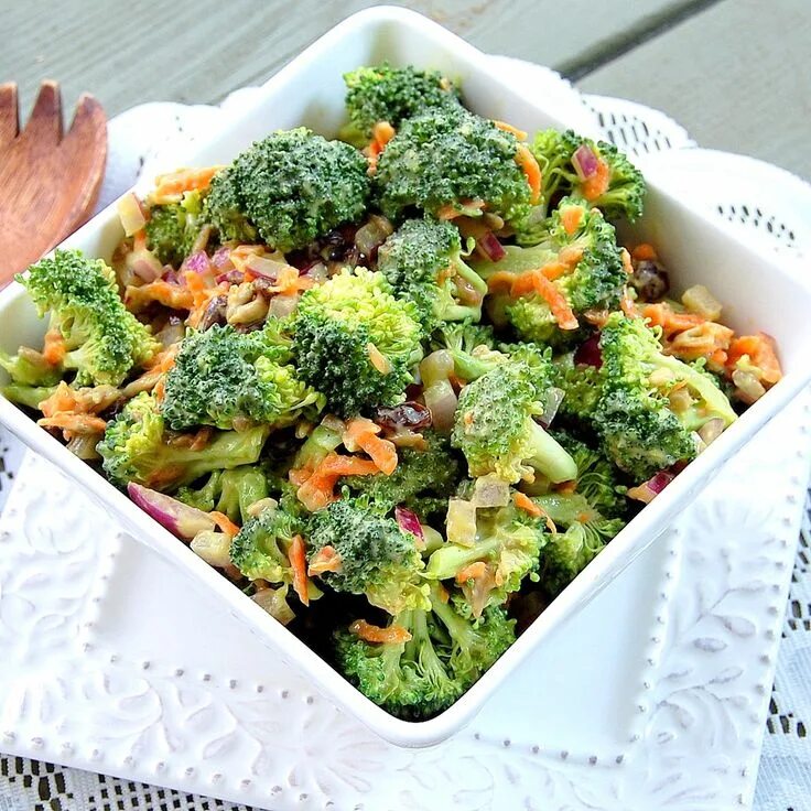 Капуста брокколи салаты с фото Vegan Broccoli Salad - Virtually Vegan Mama Raw food recipes, Broccoli recipes, 