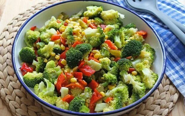 Капуста брокколи салаты с фото Seveni Çok: Brokoli Salatası - Yemek.com Recipe Salad recipes, Broccoli, Broccol
