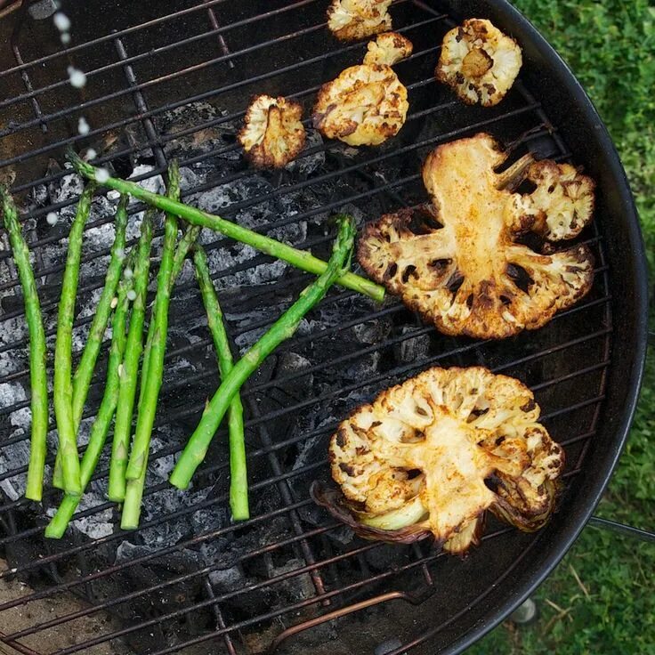 Капуста гриль рецепты с фото Grilling This Memorial Day? Why You Should Throw On Some Cauliflower. Grilled ve