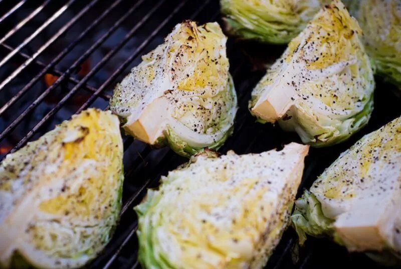 Капуста гриль рецепты с фото Что можно приготовить на гриле Grilled cabbage, Cabbage recipes, Grilled cabbage