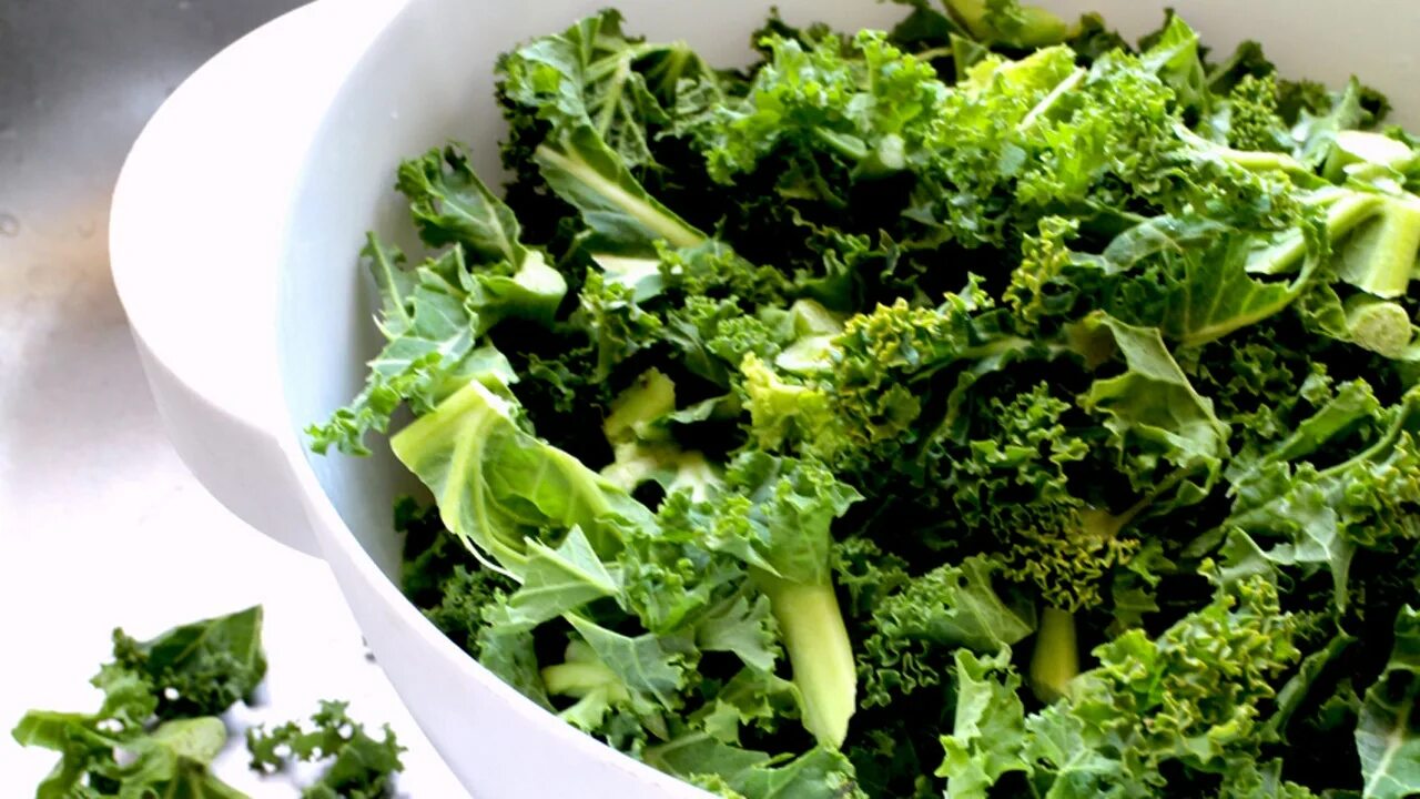 Капуста кейл фото полезные свойства рецепты приготовления Healthier than hot dogs? New York food fest rolls out first annual kale eating c
