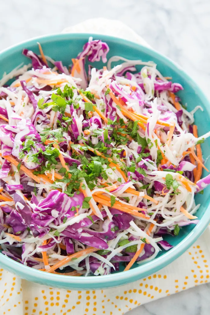 Капуста кольраби фото рецепты салаты простые Kohlrabi and Carrot Slaw Recipe Kohlrabi recipes, Slaw recipes, Carrot slaw