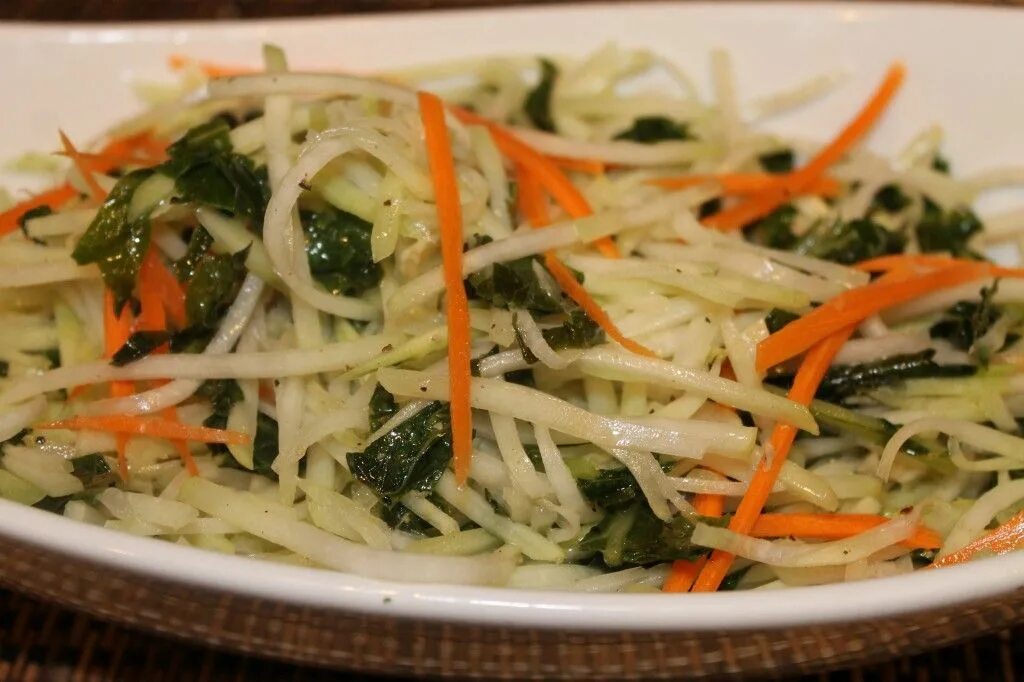 Капуста кольраби рецепты приготовления с фото Kohlrabi Greens Recipe (Kohlrabi Slaw) Kohlrabi Kohlrabi slaw, Kohlrabi recipes,