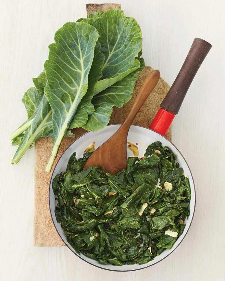 Капуста листовая рецепты приготовления с фото Sauteed Collard Greens with Garlic Recipe Greens recipe, Sauteed collard greens,