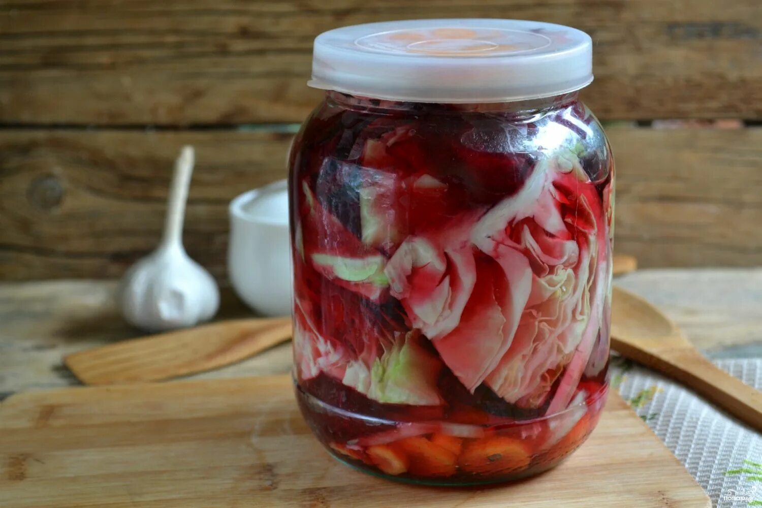 Капуста маринованная в банках фото Капуста, маринованная со свеклой по-грузински Рецепт Капуста, Идеи для блюд, Рец