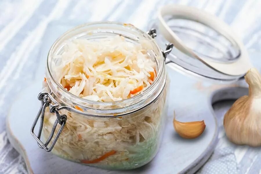 Капуста маринованная в банках фото Капуста провансаль в банке рецепт с фото Rezept