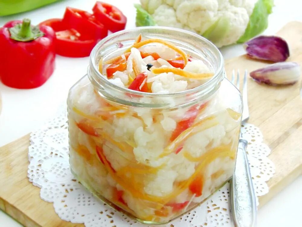Капуста маринованная в банках фото Вкусно маринованная капуста в банках: найдено 84 картинок