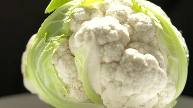 Капуста мозговая фото Wideo HD i 4K bez tantiem (Cauliflower) Adobe Stock