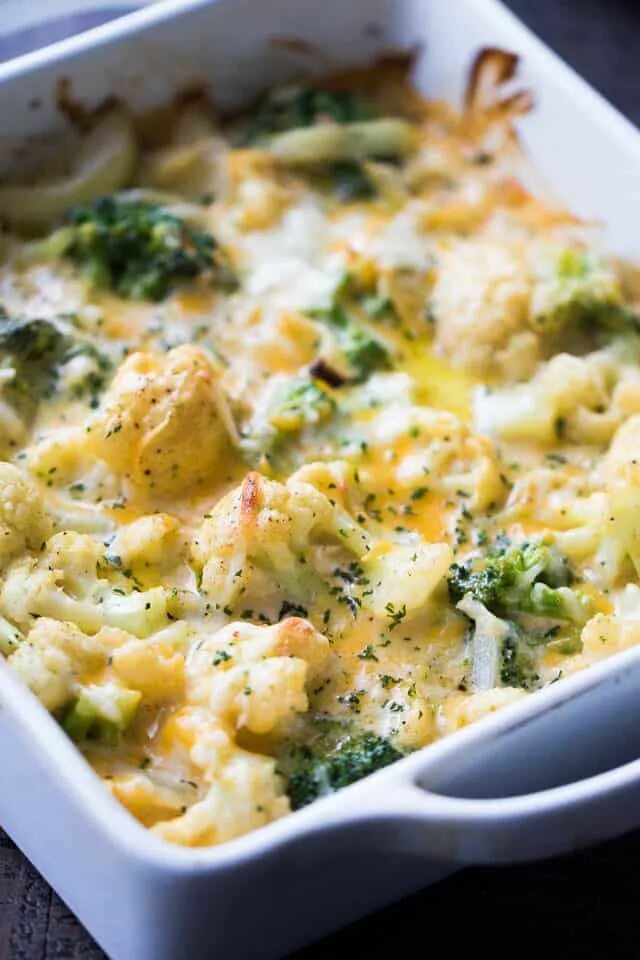 Капуста на ужин рецепты с фото Garlicky and Cheesy Cauliflower Broccoli Bake Cheesy cauliflower recipes, Colifl