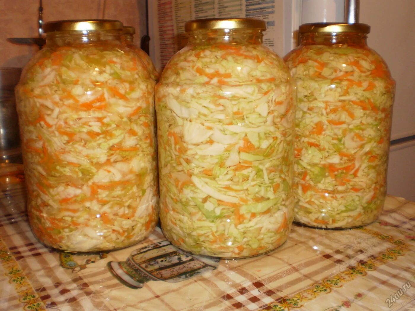 Капуста на зиму в банках фото Картинки КАК ЗАСОЛИТЬ КАПУСТУ РАССОЛОМ В БАНКУ