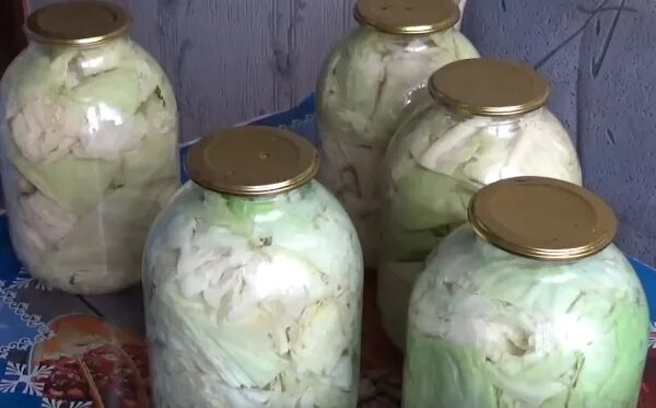 Капуста на зиму в банки фото Капуста маринованная кусочками на зиму в банках: очень вкусные рецепты с рассоло